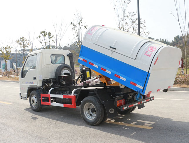 福田小卡之星3國(guó)六車(chē)廂可卸式垃圾車(chē)圖片4