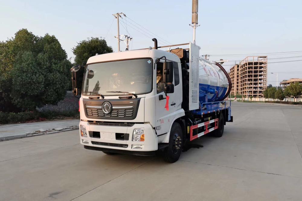 東風(fēng)天錦國六清洗吸污車帶副發(fā)動(dòng)機(jī)