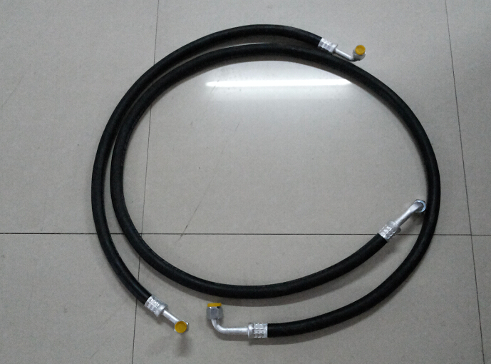 <a href=http://www.877524.com/lcc/ target=_blank class=infotextkey>冷藏車</a>制冷系統(tǒng)管路圖片