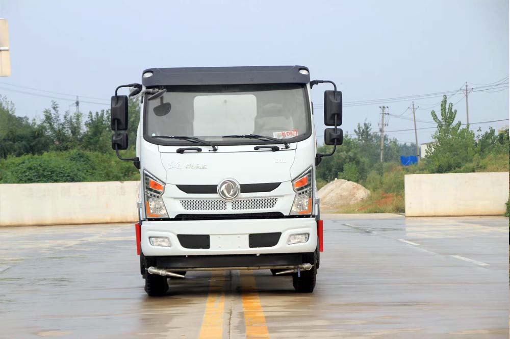 國(guó)六東風(fēng)D1L新款 11方灑水車(chē)圖片2