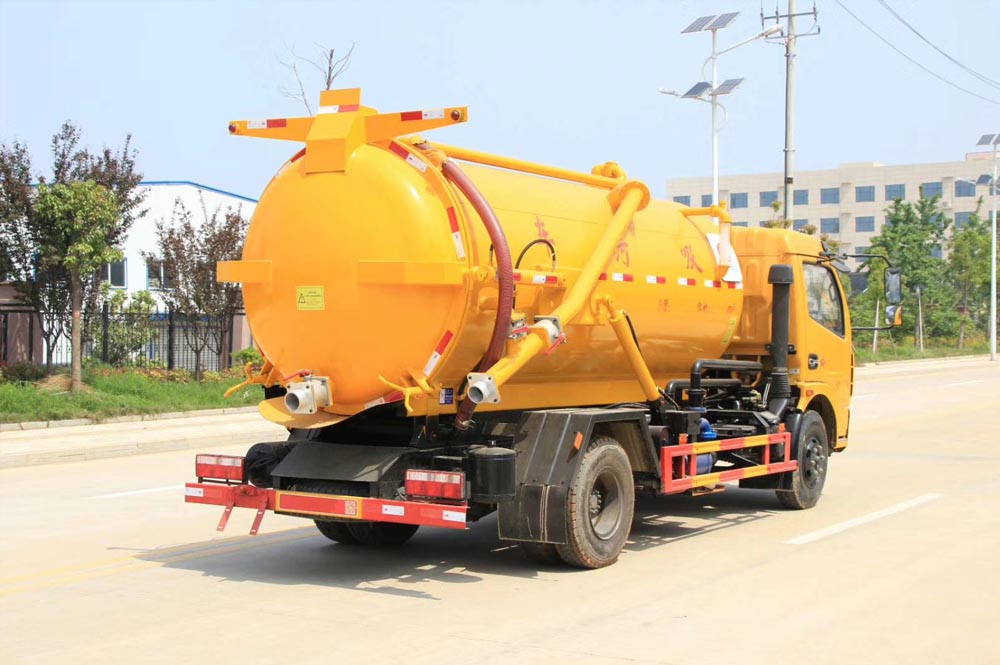 東風(fēng)多利卡D7國六8方吸污車圖片5